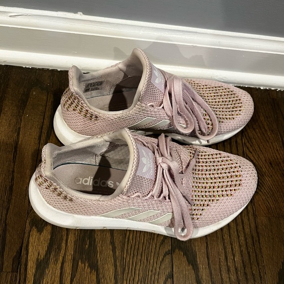 Adidas Swift Run mesh running shoes - Picture 4 of 8